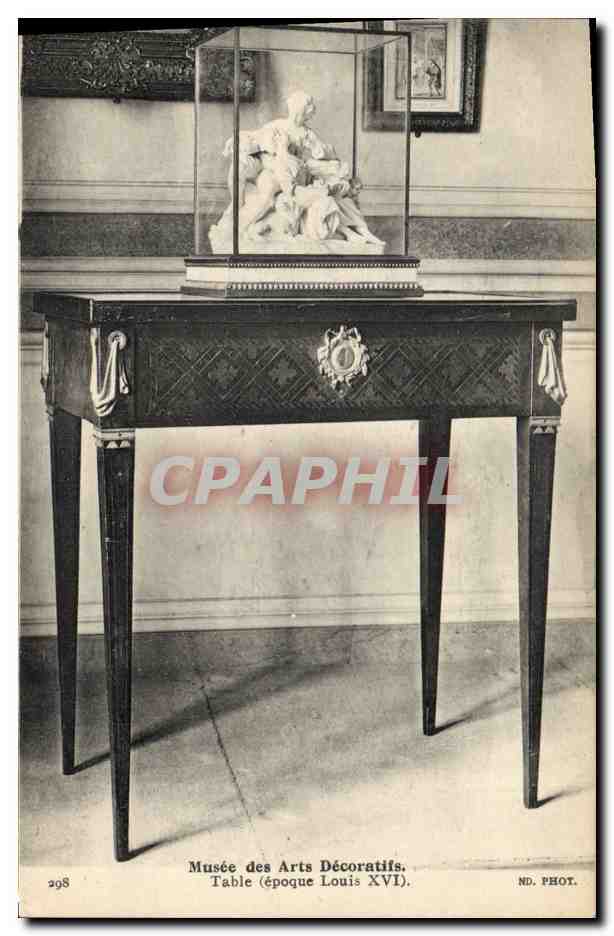 Table époque Louis XVI — Musée des Arts Décoratifs — ND. PHOT.