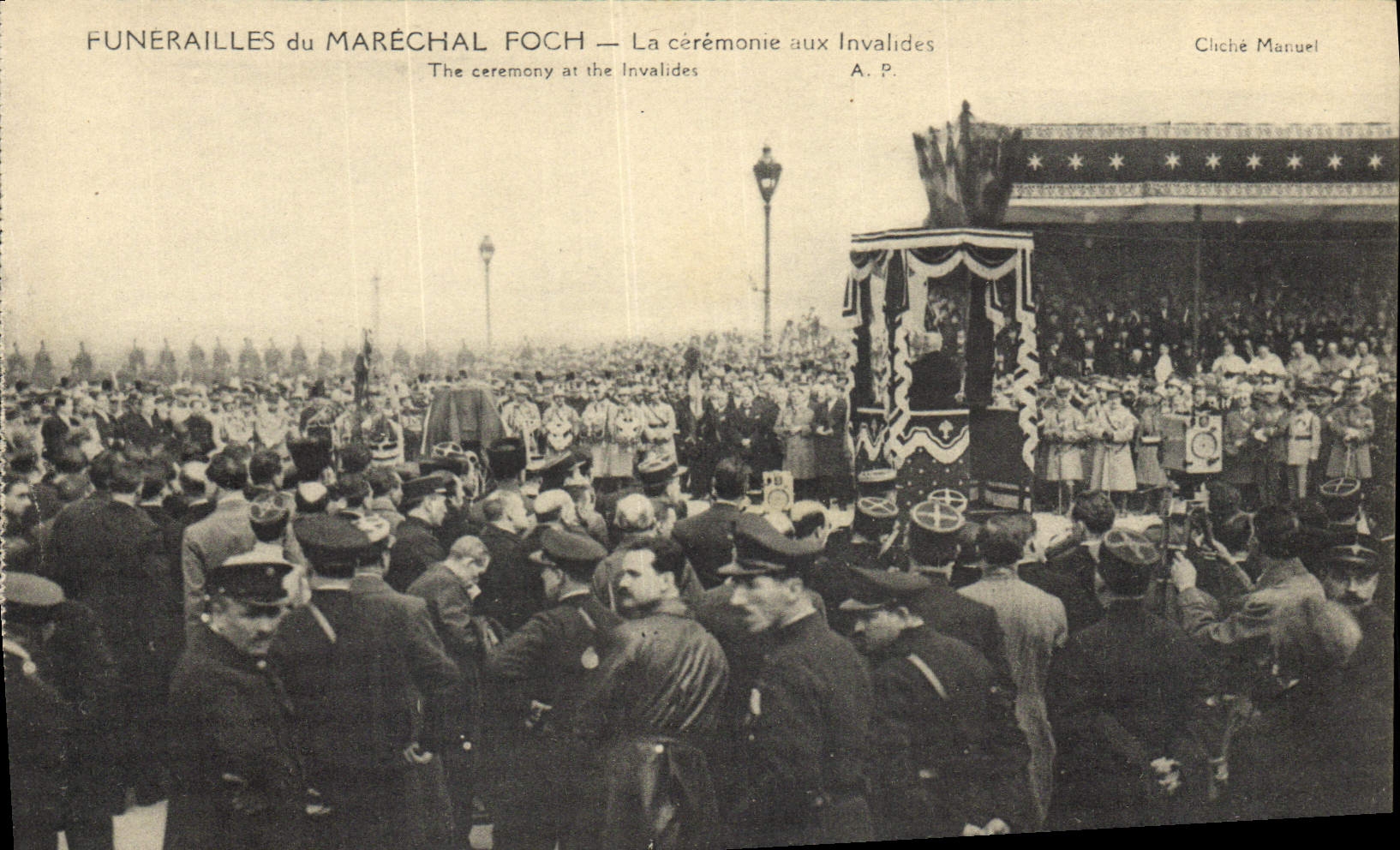 Funérailles du Maréchal Foch — La cérémonie aux Invalides — Cliché Manuel