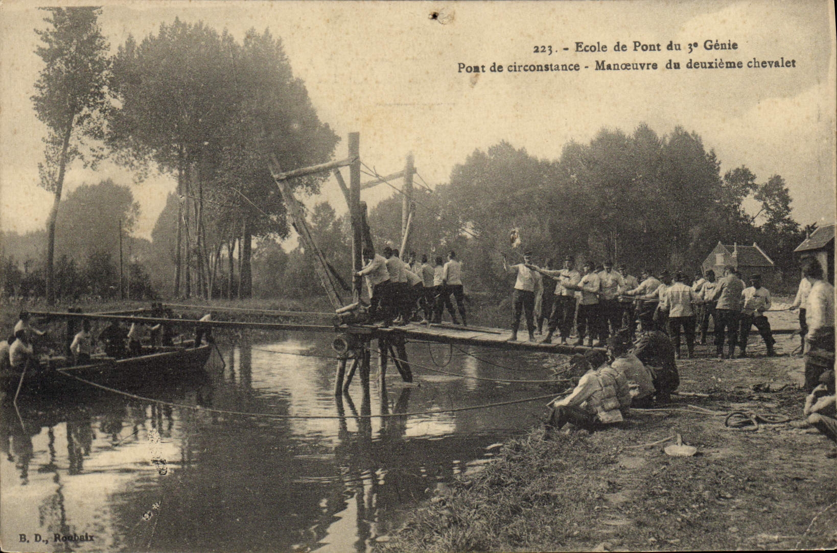 CPA Militaria Ecole de pont du 3eme Genie Pont de circonstance Manoeuvre de deuxieme Chevalet