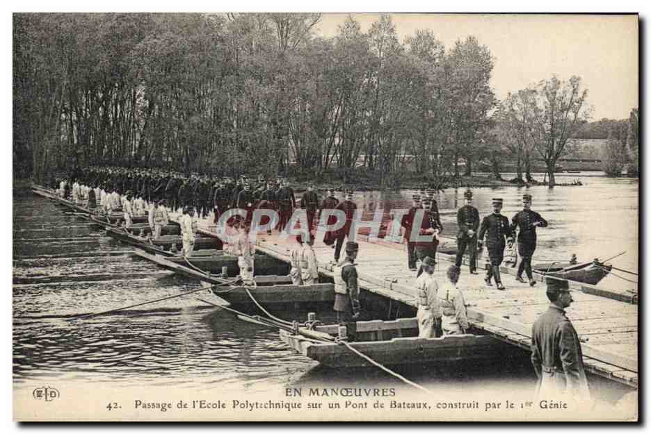 Passage de l'École Polytechnique sur un Pont de Bateaux, construit par le 1er Génie — En Manœuvres