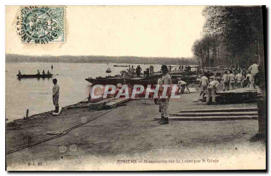 CPA Militaria Angers Manoeuvres sur la Loire par le Genie