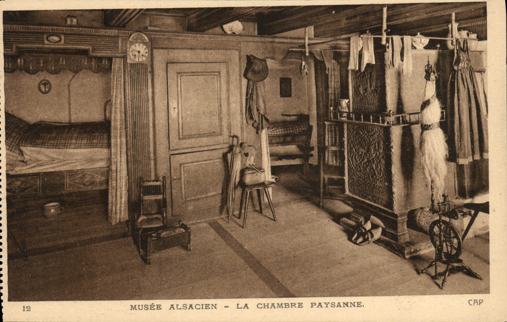 CPA Folklore Alsace Musee alsacien La chambre paysanne 