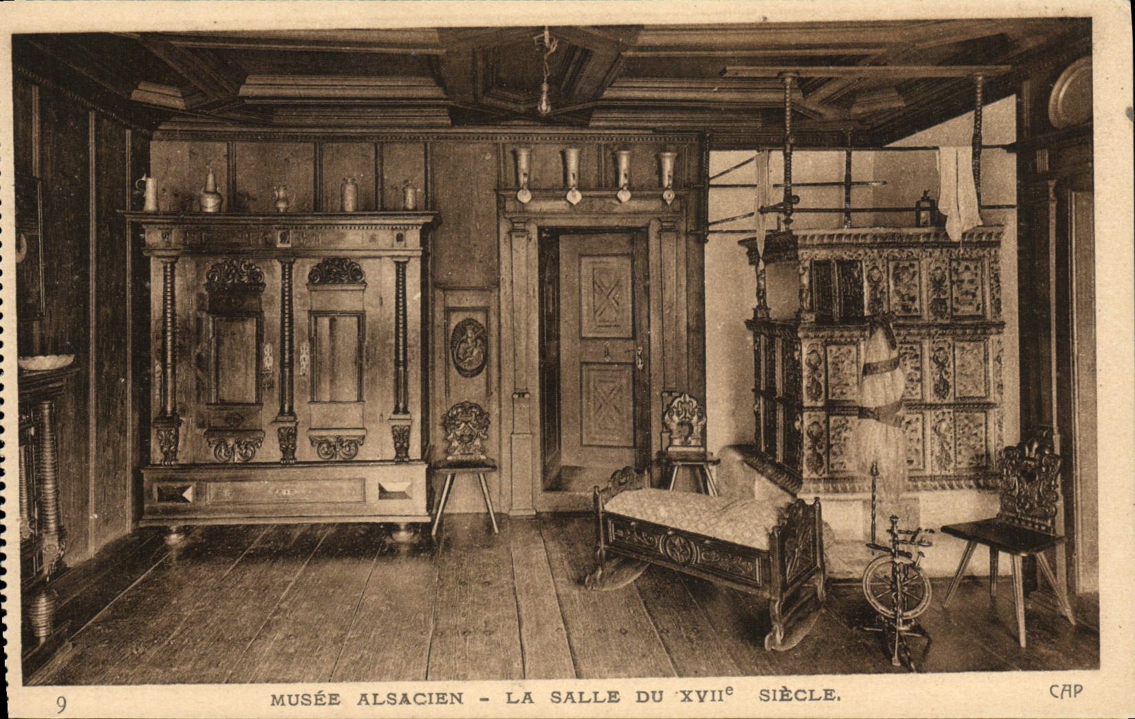 CPA Folklore Alsace Musee alsacien La salle du 17eme 