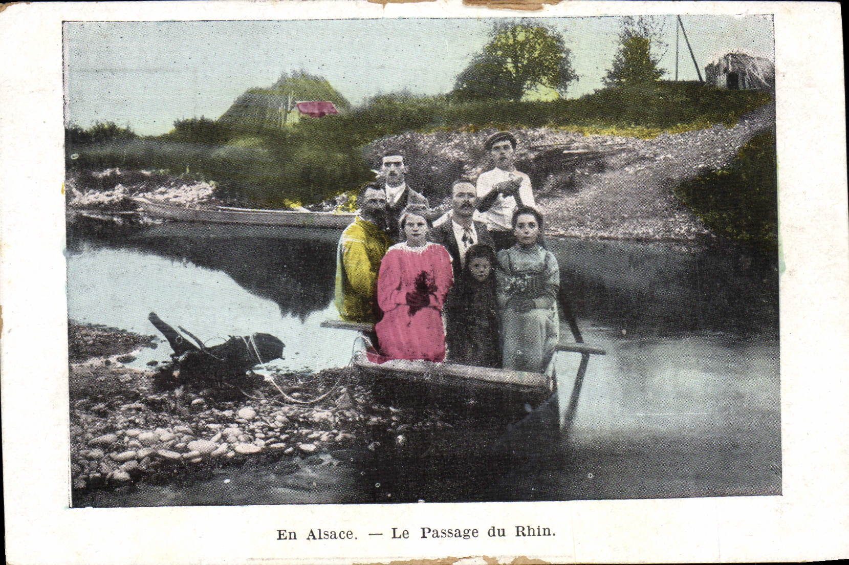 CPA Folklore Alsace Le passage du Rhin 