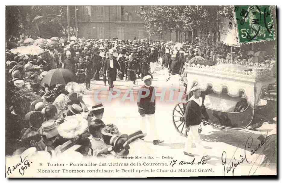 Toulon - Funérailles des victimes de la Couronne — Monsieur Thomson conduisant le Deuil après le Char du Matelot Gravé — Phototypie Marius Bar, Toulon