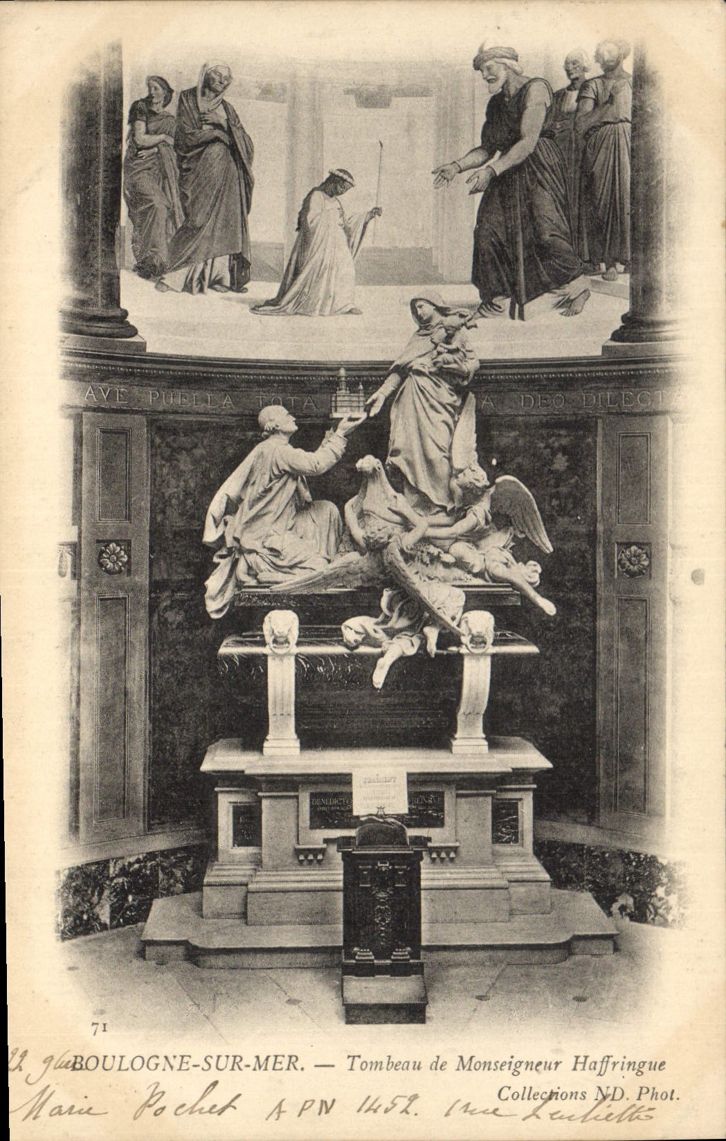 CPA Boulogne sur Mer Tombeau de Monseigneur Haffringue 
