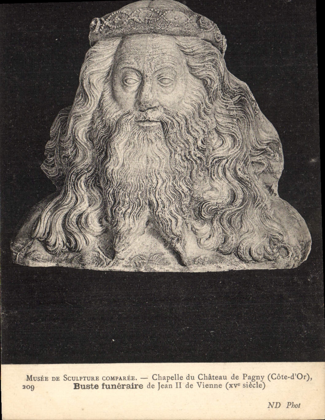CPA Musee de sculpture comparee Chapelle du chateau de Pagny Buste funeraire de Jean II de Vienne 