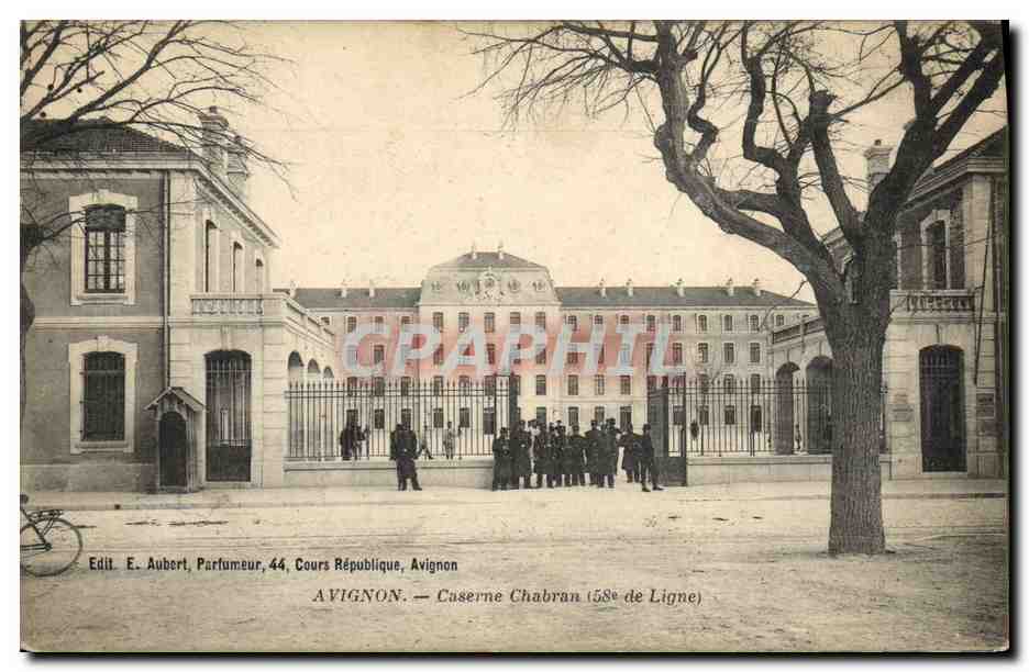 CPA Militaria Avignon Caserne Chabran 58eme de ligne 