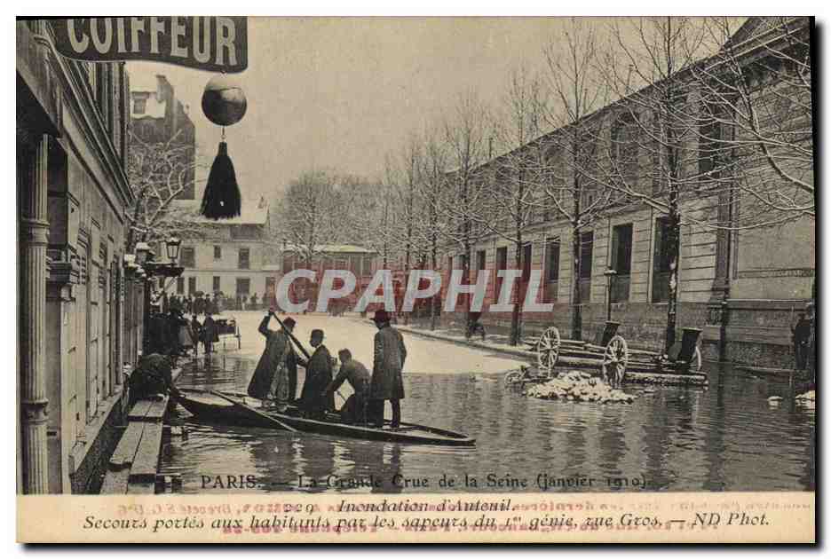 Paris — La Grande Crue de la Seine (janvier 1910) — Secours portés aux habitants par les sapeurs du 1er génie, rue Gros — ND Phot.