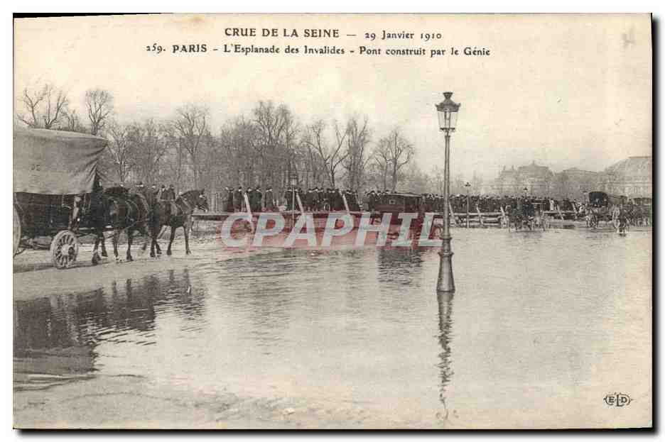 Crue de la Seine — 29 Janvier 1910 — Paris - L'Esplanade des Invalides - Pont construit par le Génie