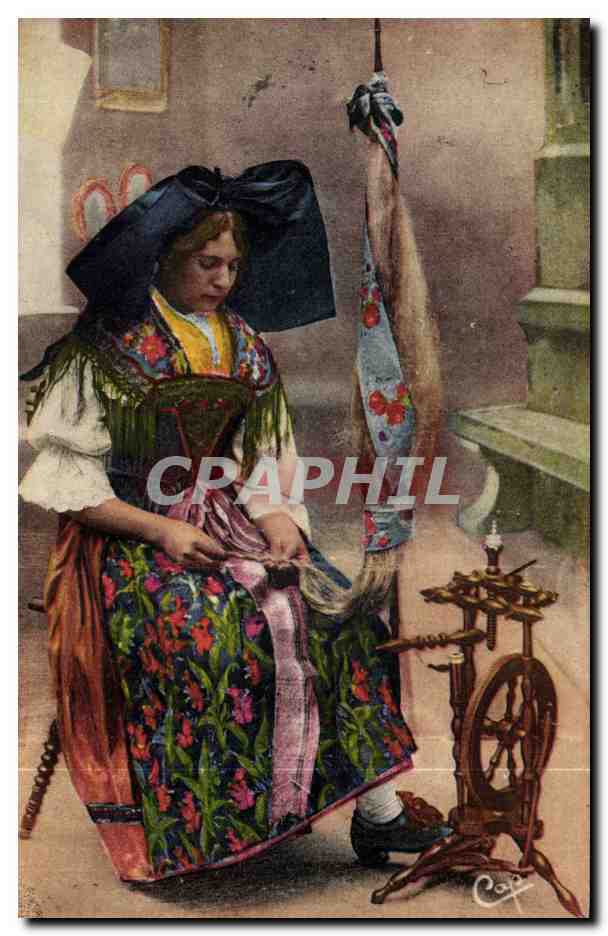 Femme en costume traditionnel tissant — éditeur C. des Arts Photomécaniques, n°490