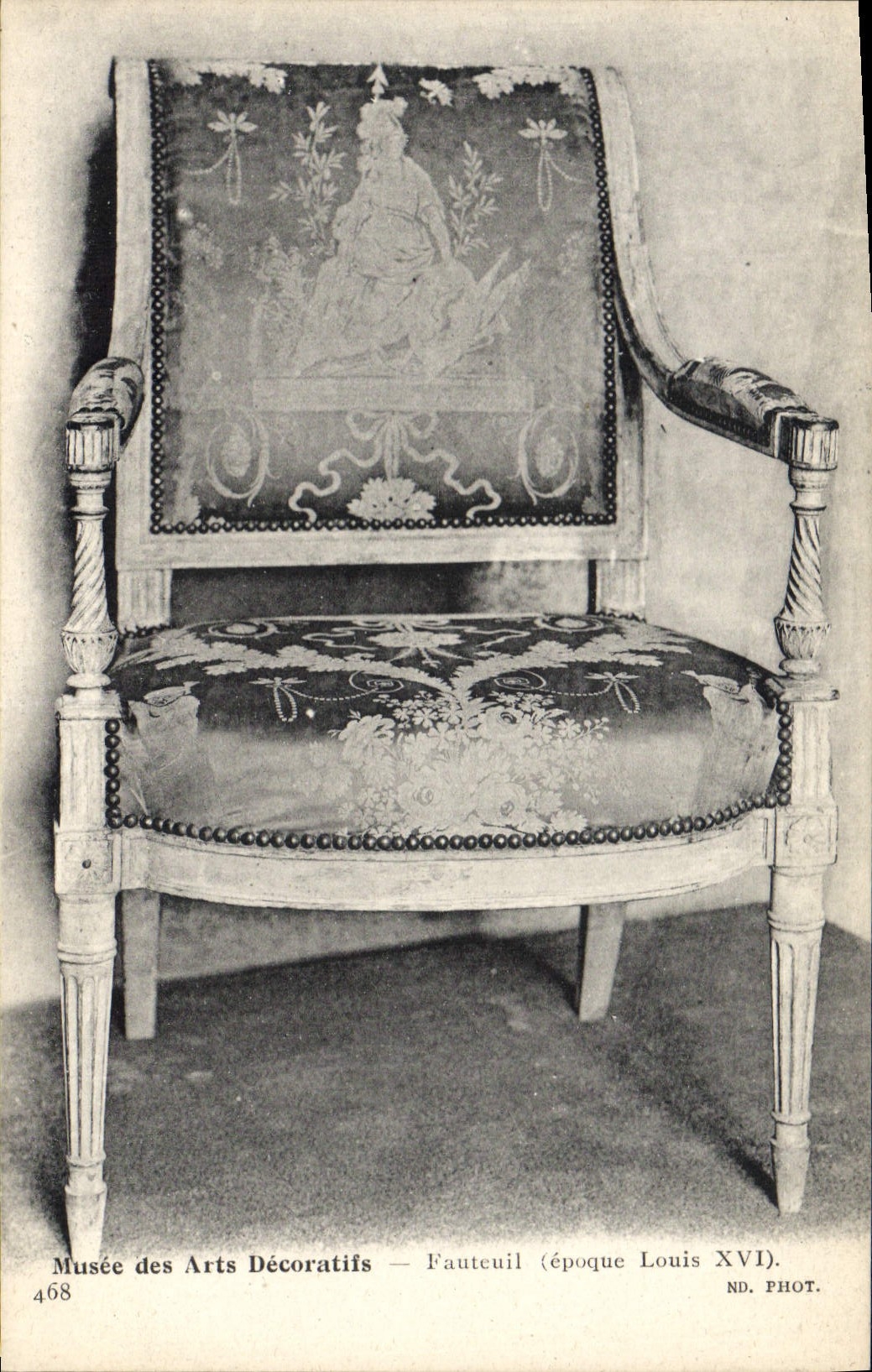CPA Musee des Arts decoratifs Fauteuil Louis XVI 