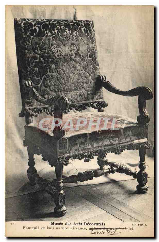 Fauteuil en bois naturel — Musée des Arts Décoratifs — Louis XVIII