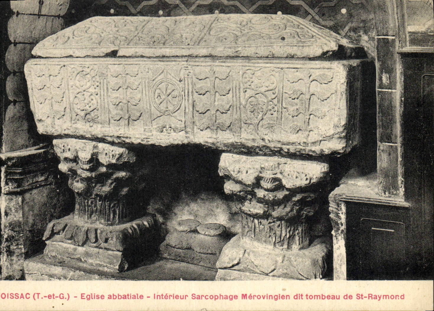 CPA Moissac Eglise abbatiale Interieur sarcophage merovingien dit tombeau de St Raymond 