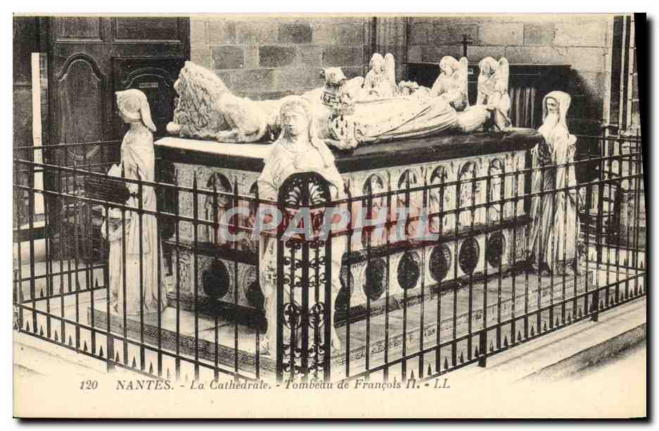CPA Nantes La cathedrale Tombeau de Francois II 