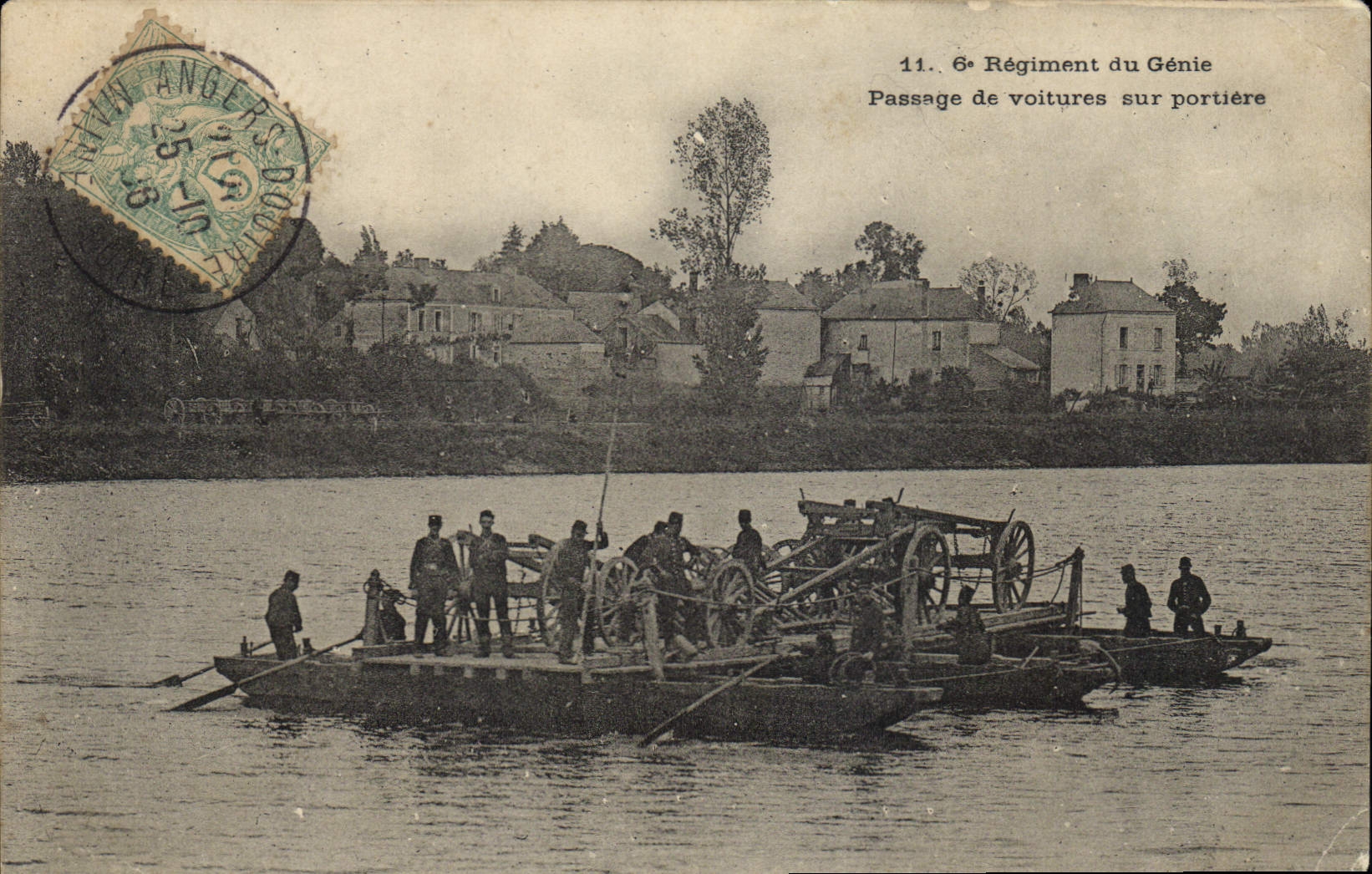 CPA Militaria 6eme Regiment du Genie Passage de voitures sur portiere