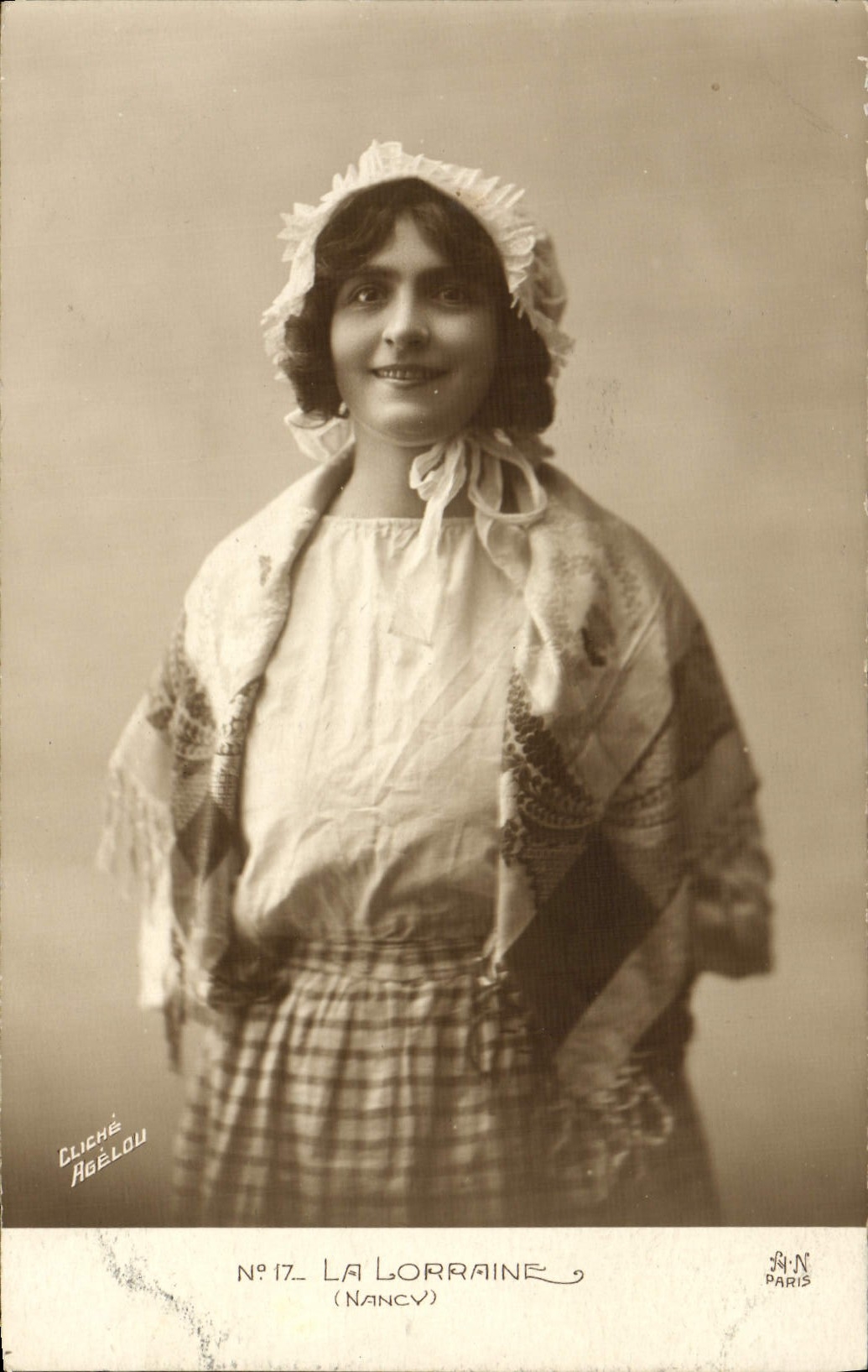CPA Folklore La Lorraine Nancy 