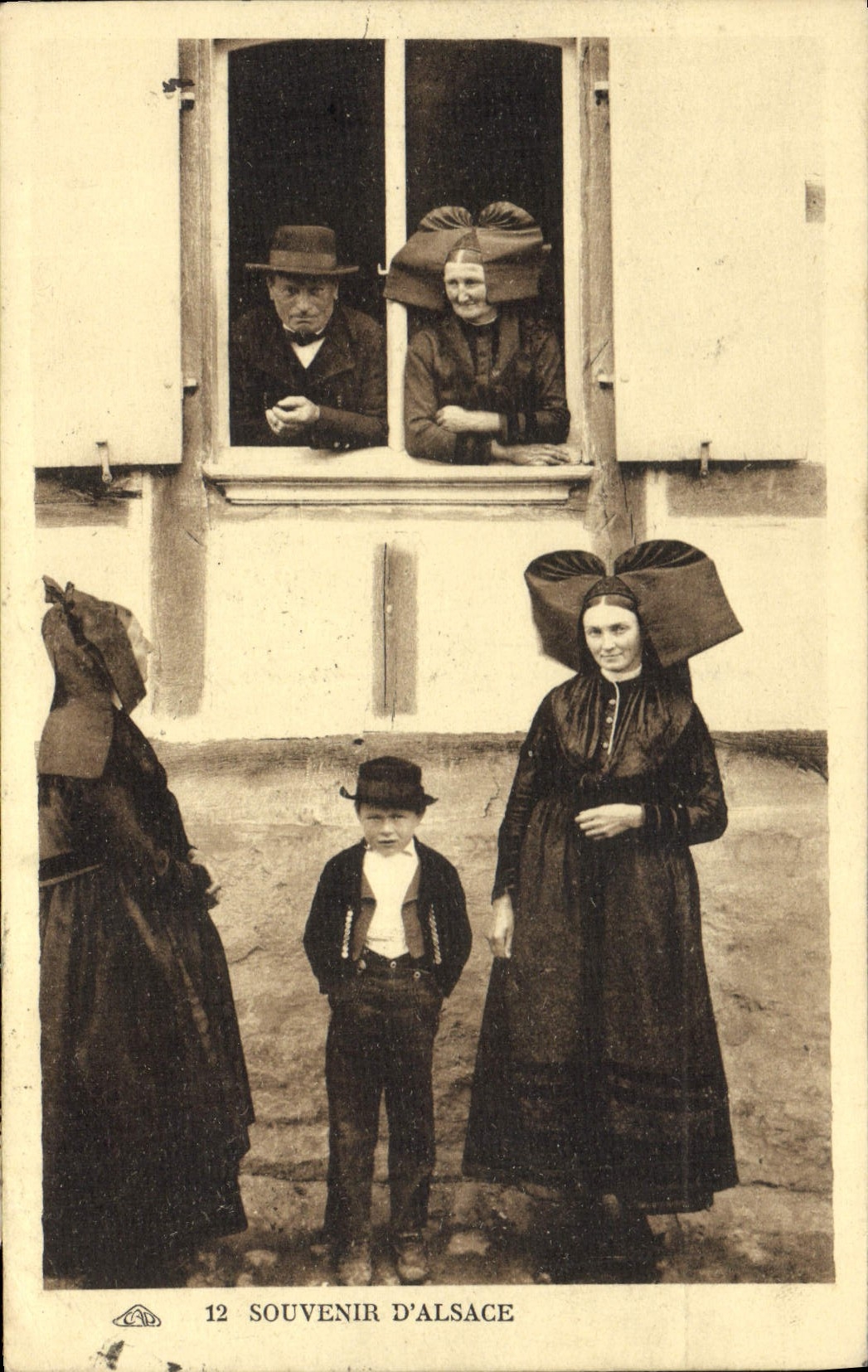 CPA Folklore Alsace Alsacienne Enfant 