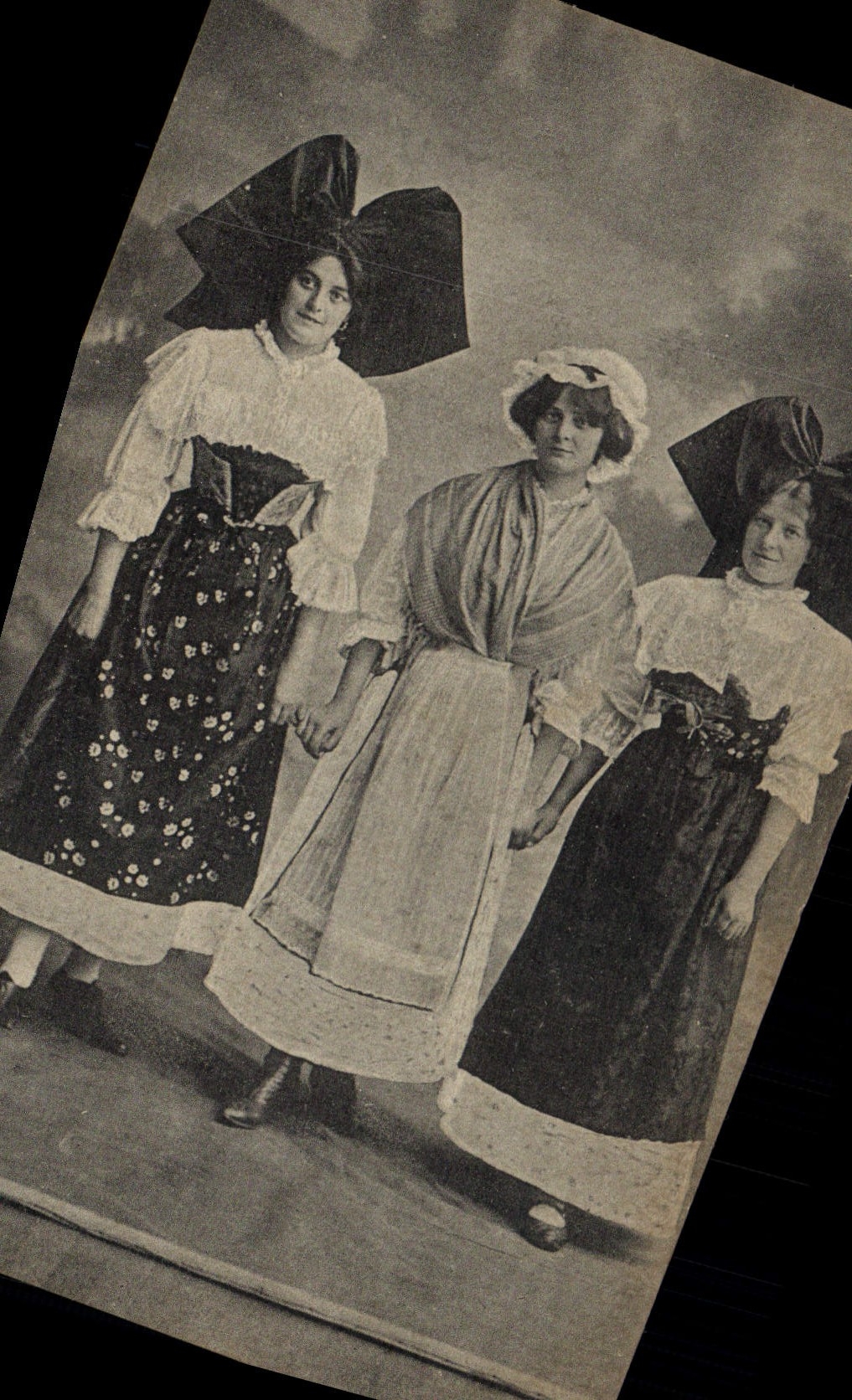 CPA Folklore Alsace Costumes Alsaciens lorrains 
