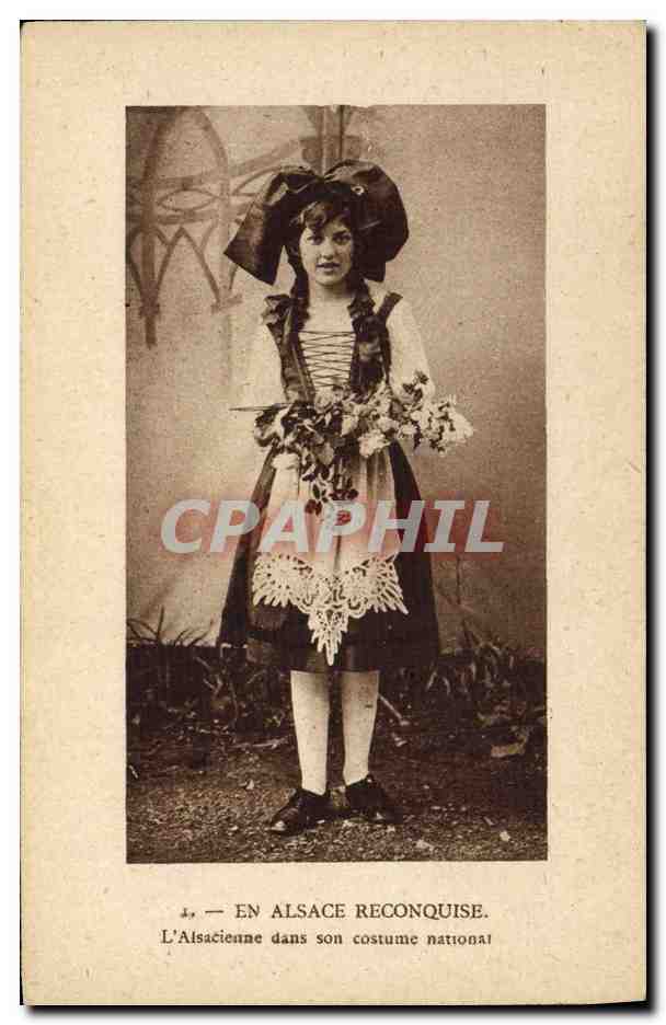 CPA Folklore Alsace L'Alsacienne dans son costume national 
