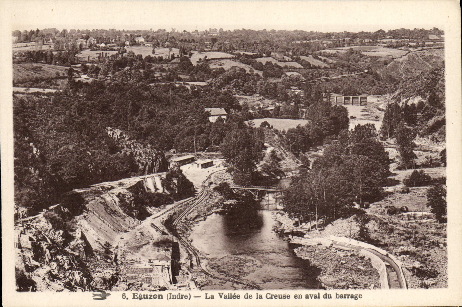 CPA Electricite Eguzon La vallee de la Creuse en aval du barrage