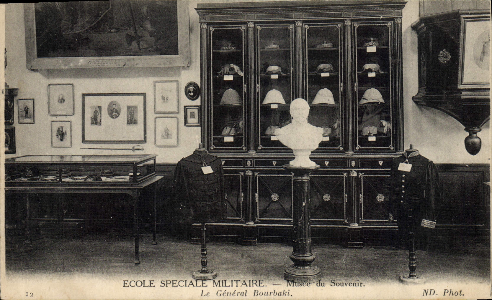 CPA Militaria Ecole speciale militaire Musee du souvenir Le general Bourbaki 