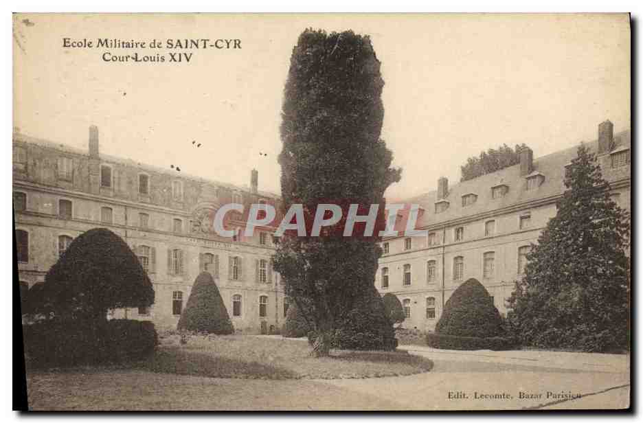 CPA Militaria Ecole militaire de Saint Cyr Cour Louis XIV 
