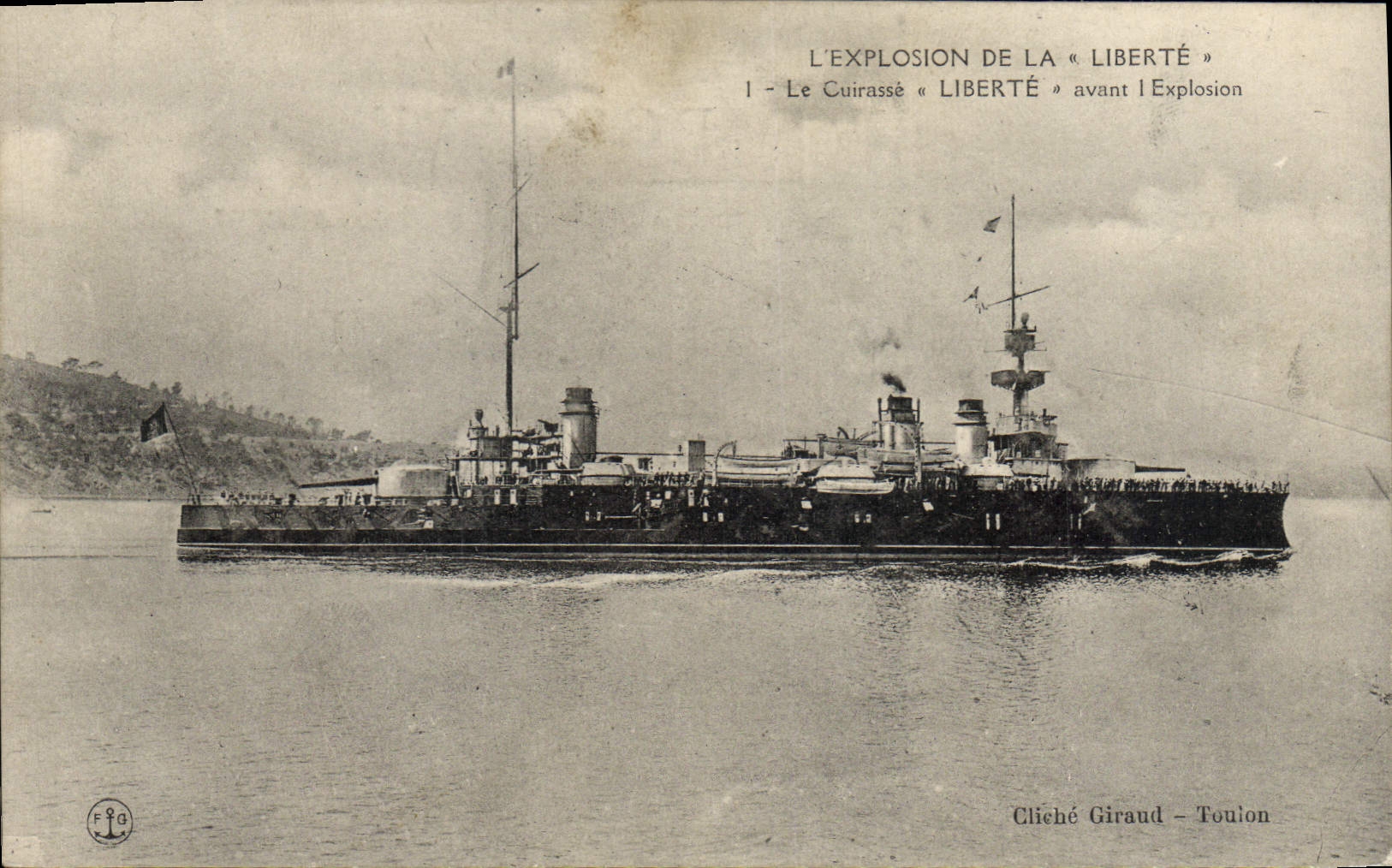 Explosion du cuirassé « Liberté » — avant l'explosion — Cliché Giraud - Toulon