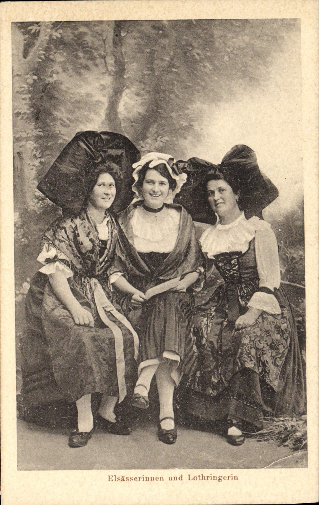 CPA Folklore Alsace Alsacienne Lorraine