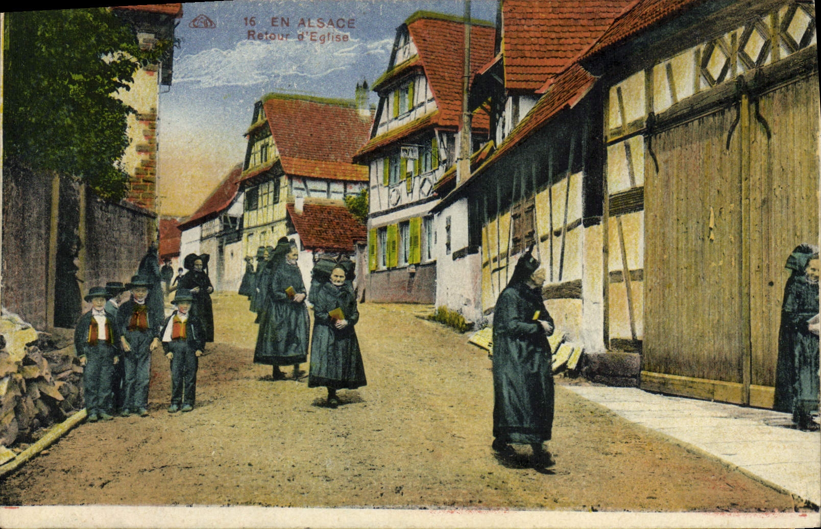 CPA Folklore Alsace Retour d'eglise Femmes