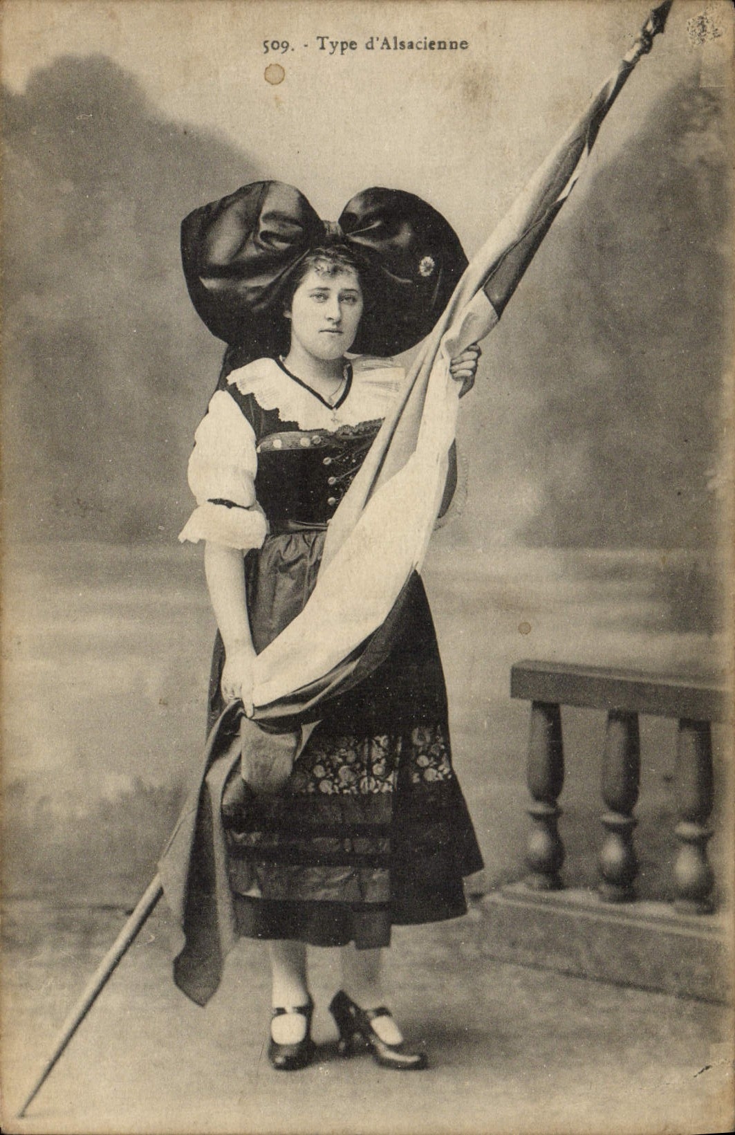 CPA Folklore Alsace Type d'Alsacienne