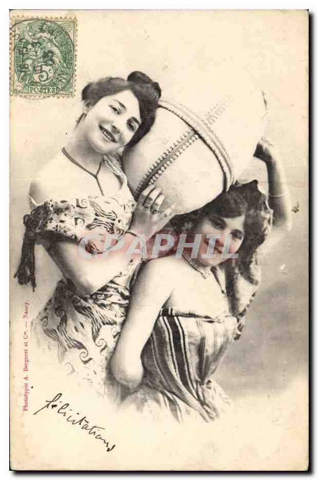 Deux jeunes femmes en tenue de danse — Phototypie A. Bergaret et Cie — Naucy