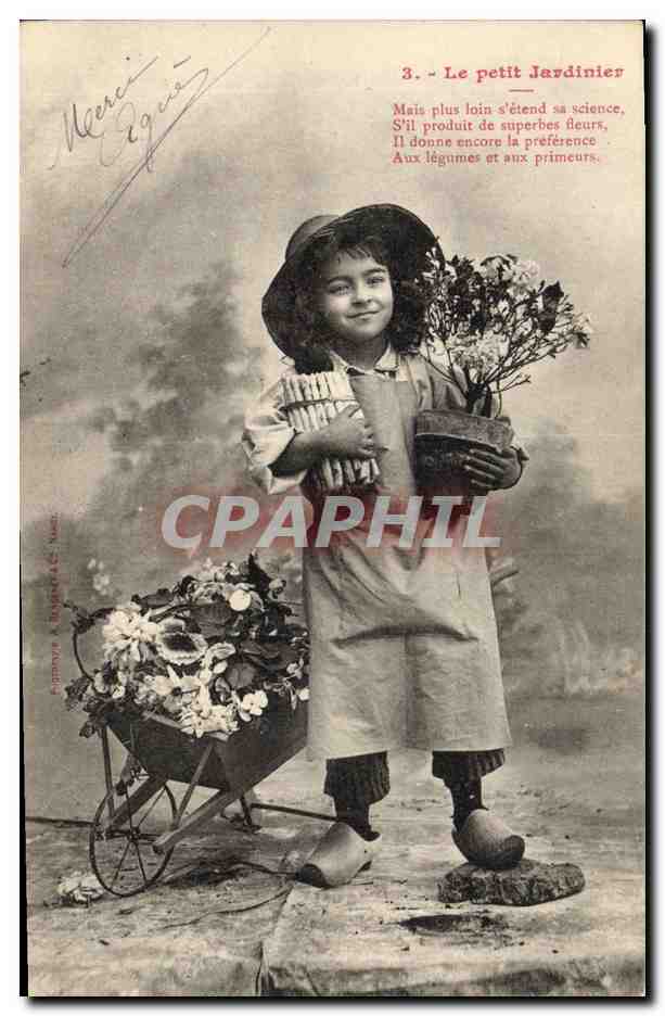 CPA Fantaisie Enfant Le petit jardinier 