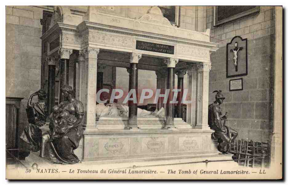 CPA Nantes Tombeau du General de Lamoriciere 