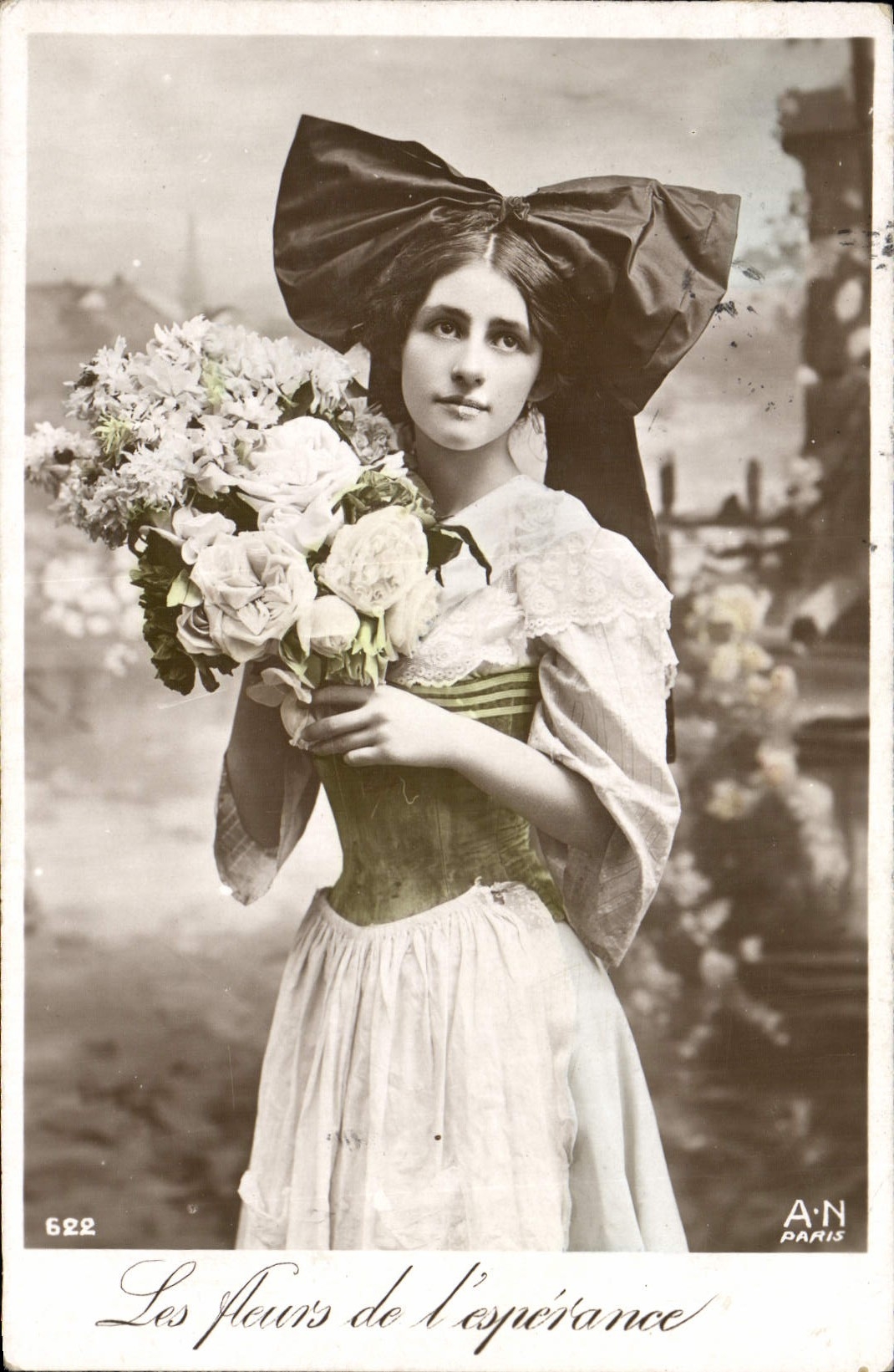 CPA Folklore Alsace Femme Les fleurs de l'esperance 