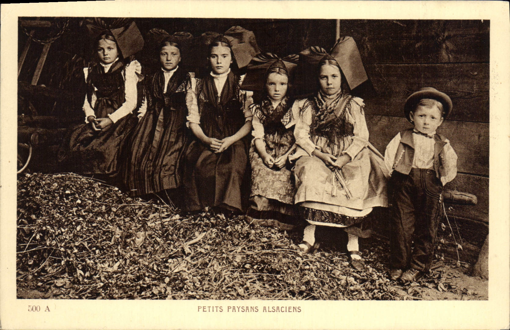 CPA Folklore Alsace Petits paysans Alsaciens Enfants 
