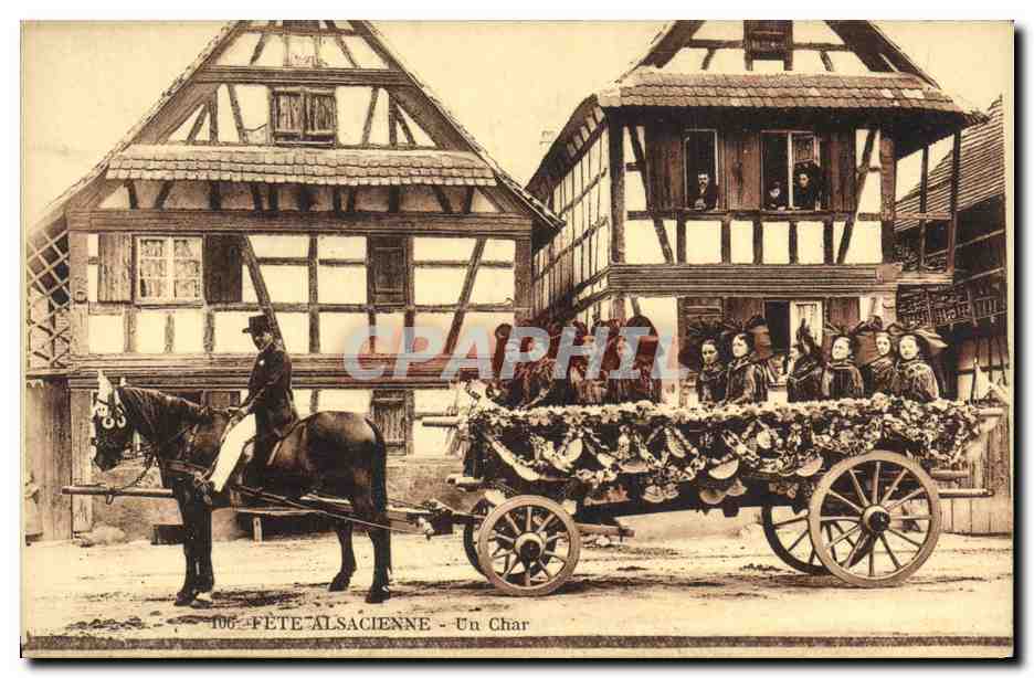 CPA Folklore Alsace Fete Alsacienne Un char 