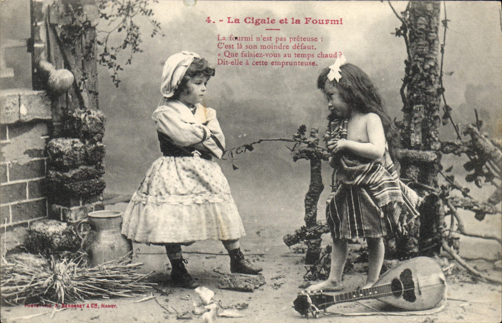 CPA Fantaisie Enfant La cigale et la fourmi