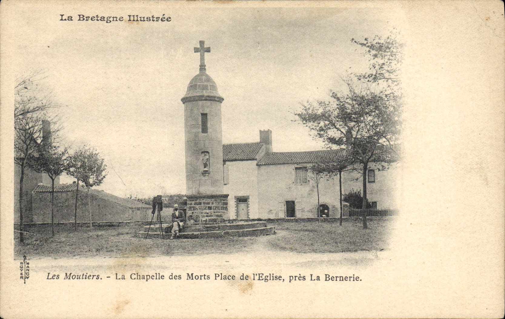 CPA Les Moutiers La chapelle des morts place de l'eglise pres La Bernerie
