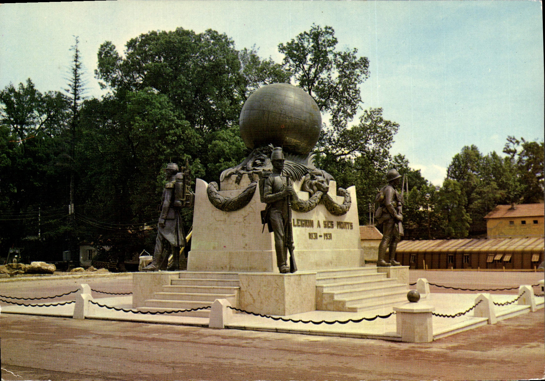 CPM Militaria Aubagne Monument du 1er regiment de la Legion Etrangere 
