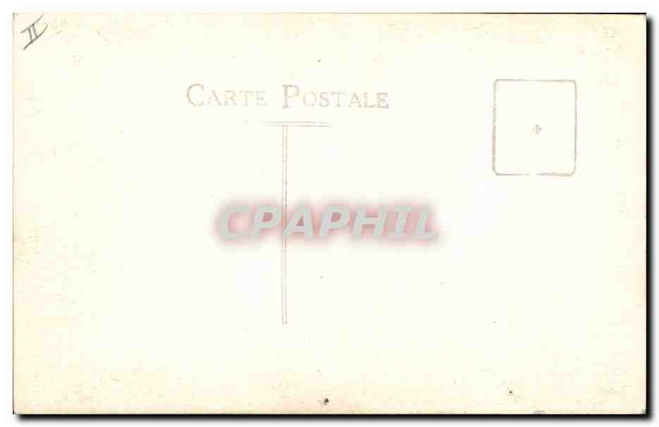 Soldat en uniforme — pose studio — éditeur non identifié — Reverso