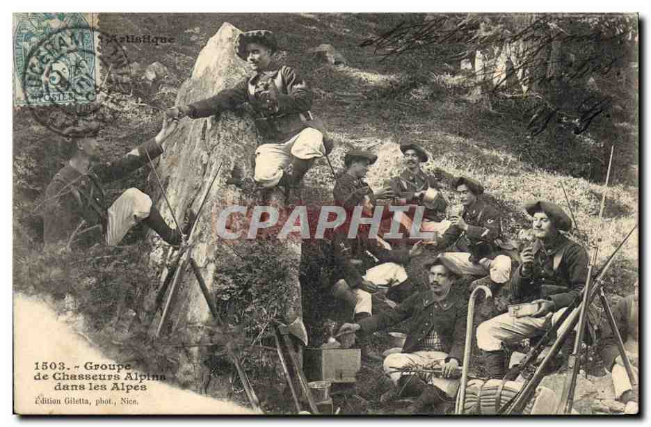 CPA Militaria Chasseurs alpins Groupe de chasseurs Alpins dans les Alpes