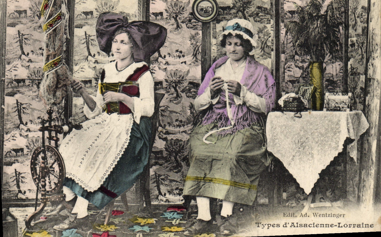 CPA Folklore Alsace Types d'Alsacienne Lorraine