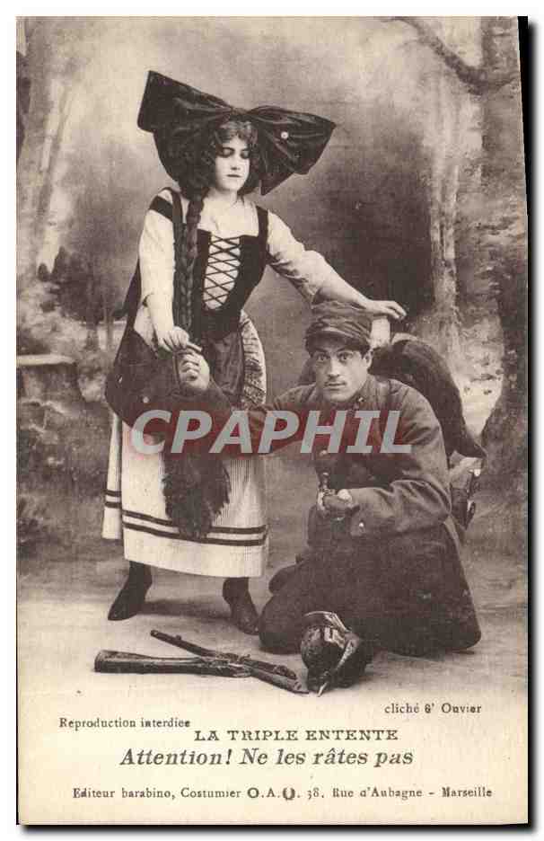 CPA Folklore Alsace La triple entente Militaria
