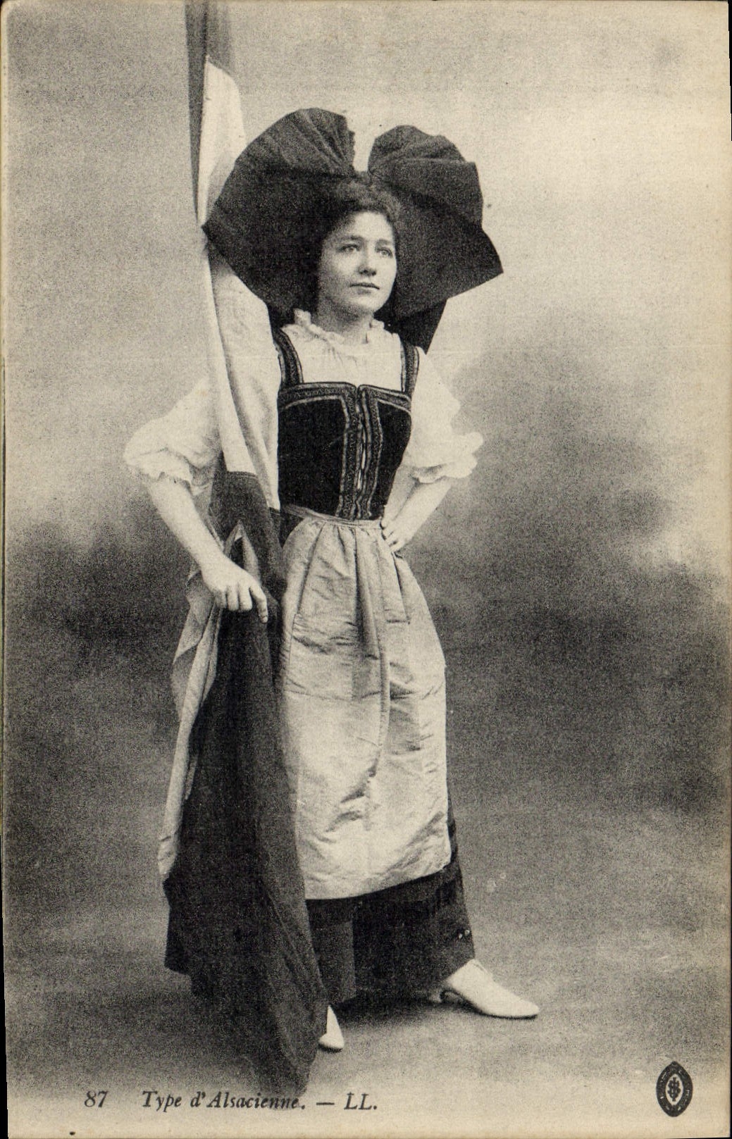 CPA Folklore Alsace Type d'Alsacienne