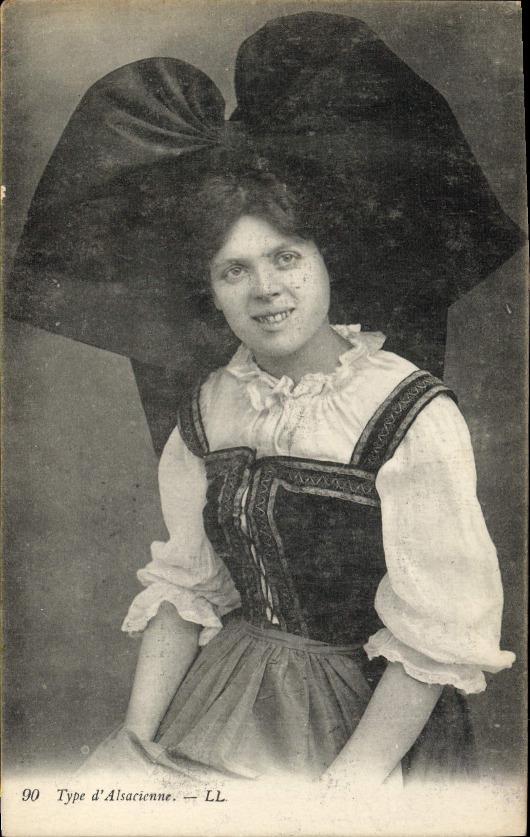 CPA Folklore Alsace Type d'Alsacienne