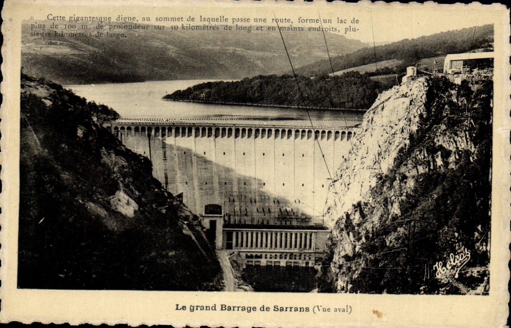 CPA Le grand barrage de Sarrans Vue aval Electricite 