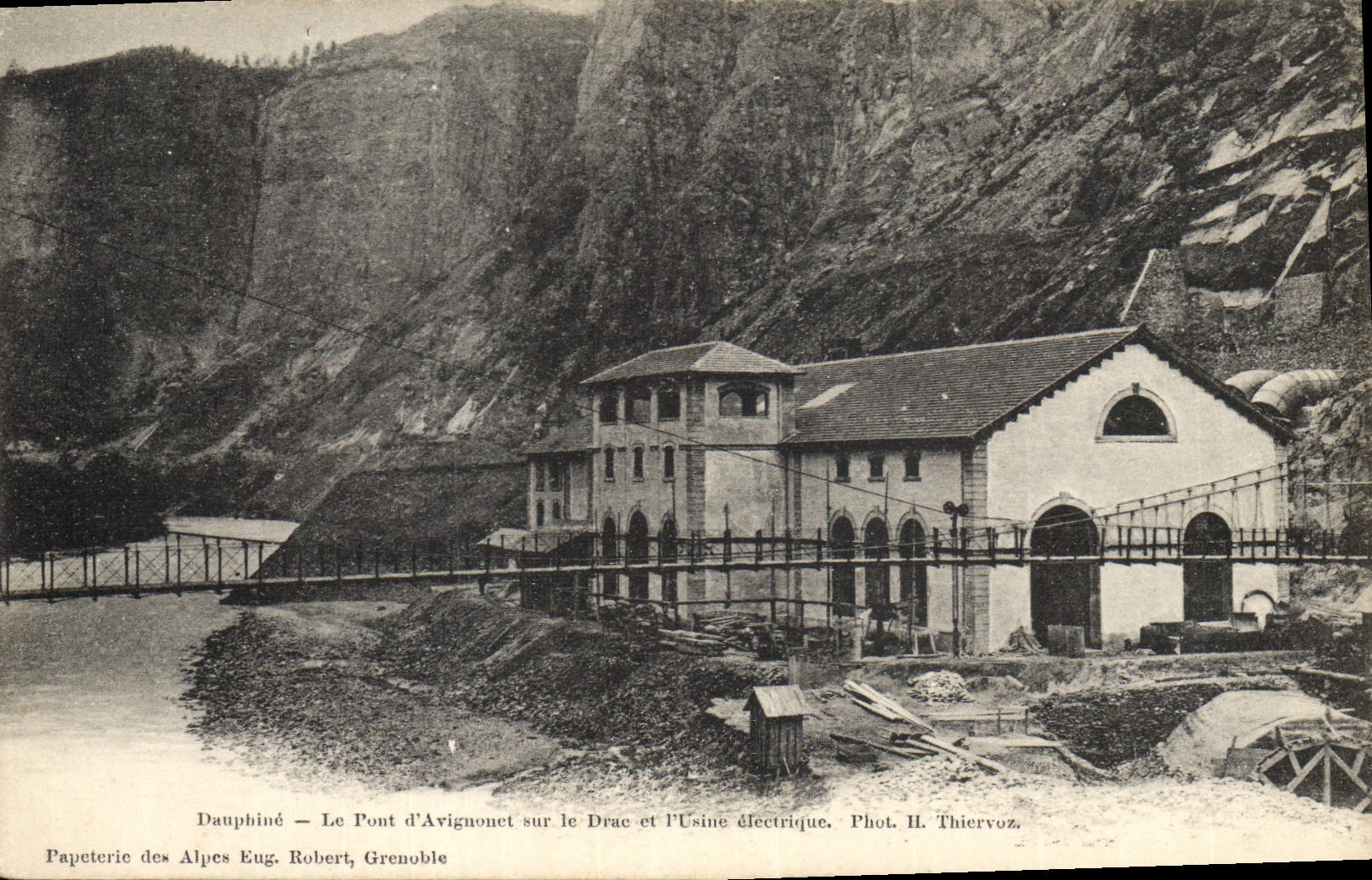 Dauphiné — Le Pont d'Avignonnet sur le Drac et l'Usine électrique — Papeterie des Alpes Eug. Robert, Grenoble