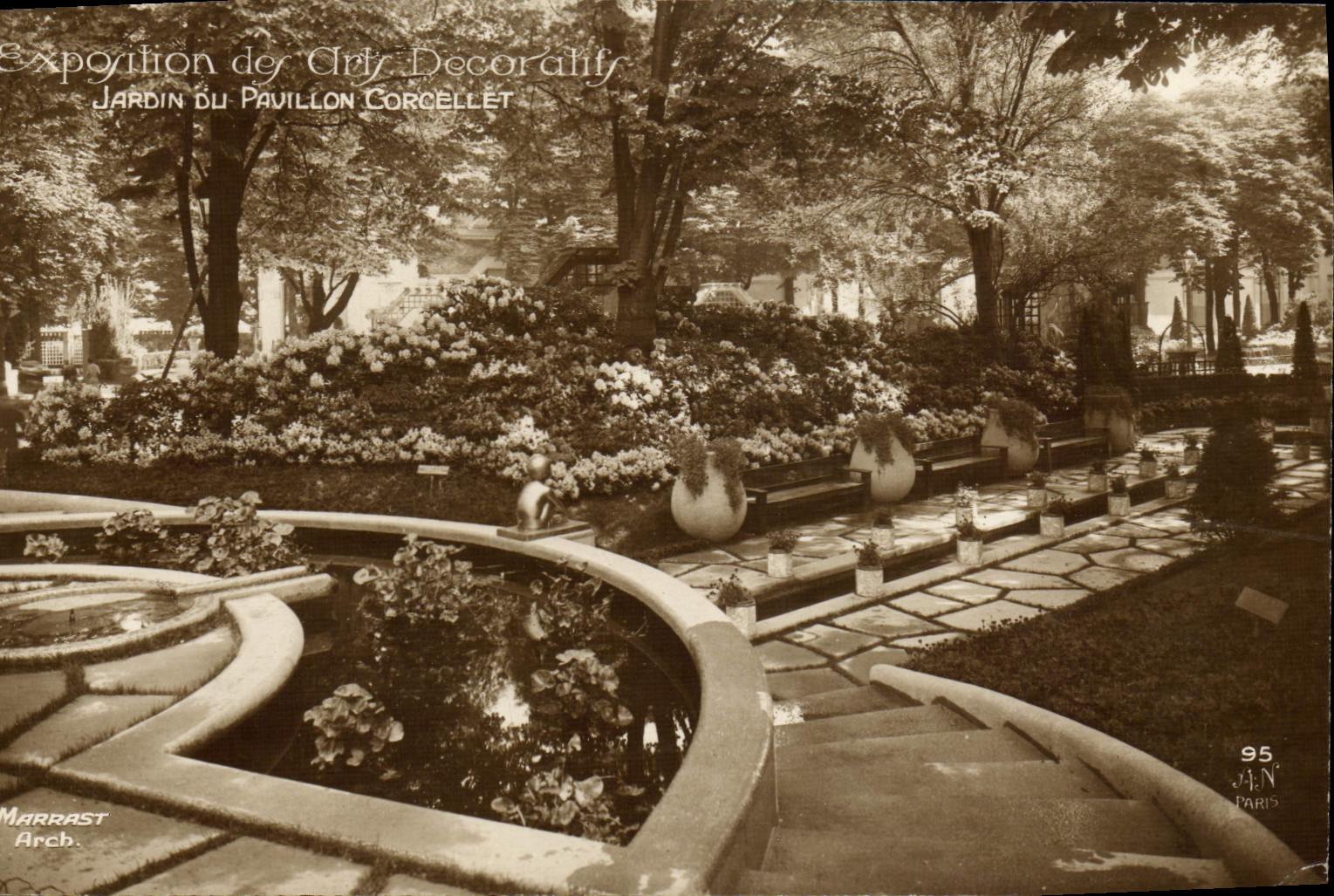 CPA Fleurs Exposition des Arts Decoratifs Jardin du pavillon Corcellet