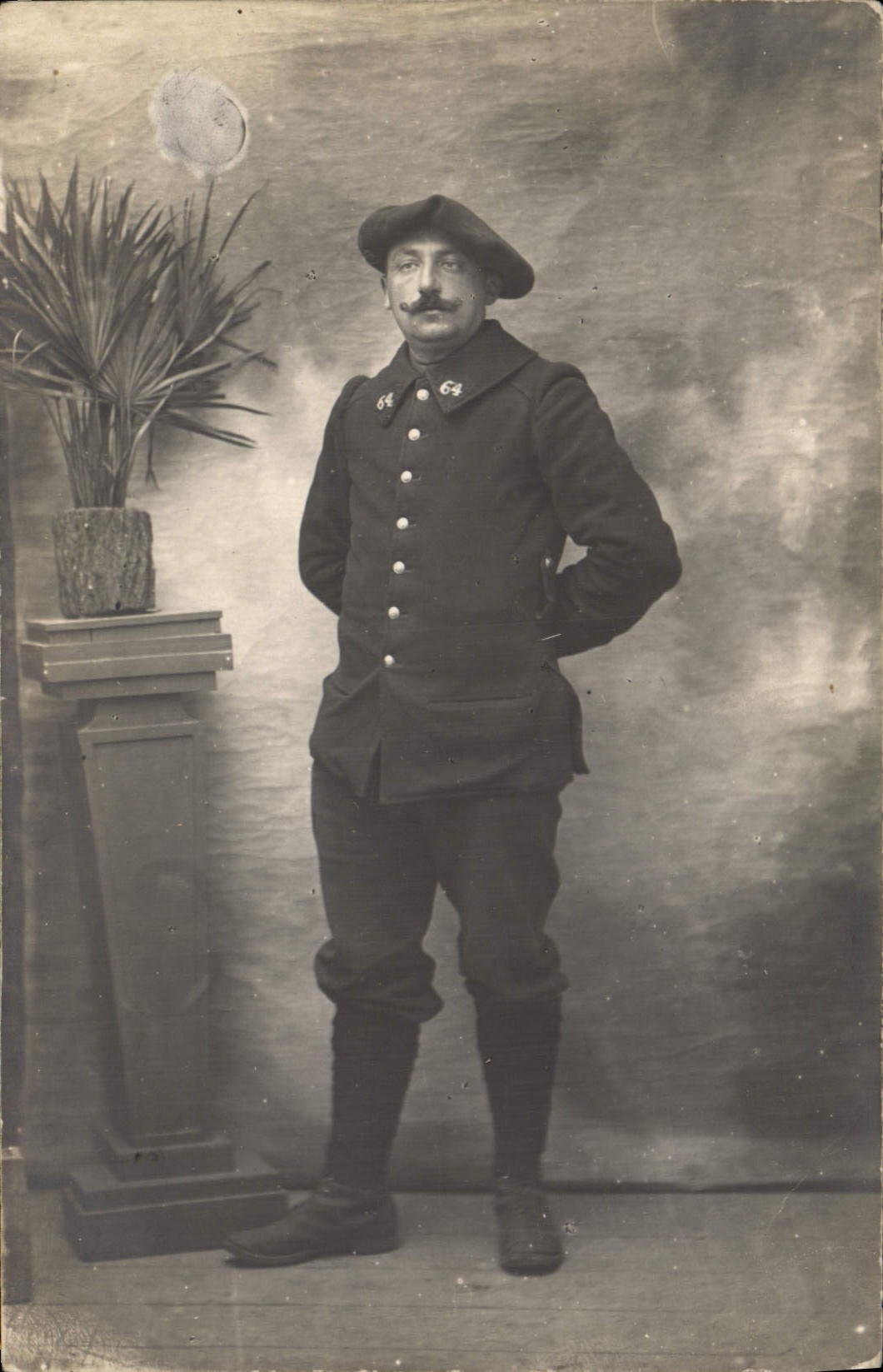 CARTE PHOTO Militaria Chasseurs Alpins (n°64 sur le col)